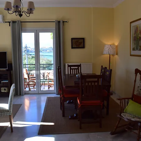 Апартаменты Garitsa Bay